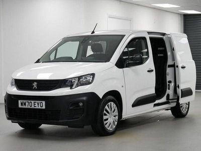 Used Peugeot Partner 100 HP (73 kW) 2021 White MPV