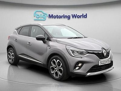 Usado Renault Captur Techno 140 HP (102 kW) 2023 Cinzento SUV
