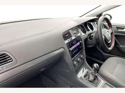 Used VW Golf VII SE 115 HP (84 kW) 2019 Silver Hatchback