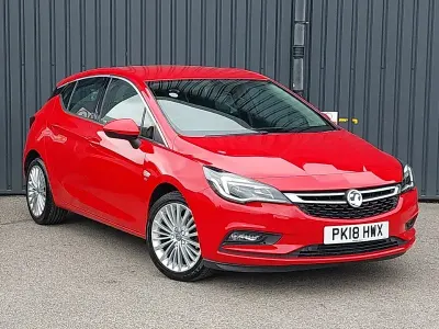 Used Vauxhall Astra Elite 150 HP (110 kW) 2018 Red Hatchback