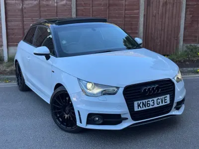 Begagnad Audi A1 Black Edition 2013 Vit Halvkombi