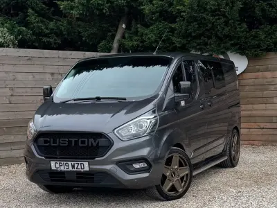 Usado Ford Transit Custom Limited 130 HP (95 kW) 2019 Cinzento Van