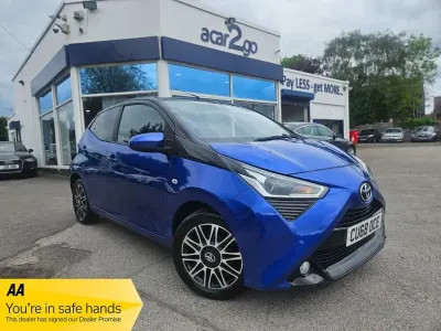 Używany Toyota Aygo X-clusiv 71 KM (52 kW) 2018 Niebieski Hatchback