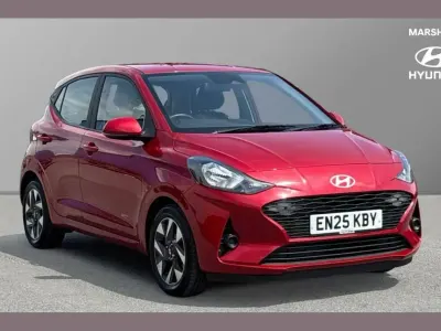 Used Hyundai i10 Advanced 63 HP (46 kW) 2025 Red Hatchback