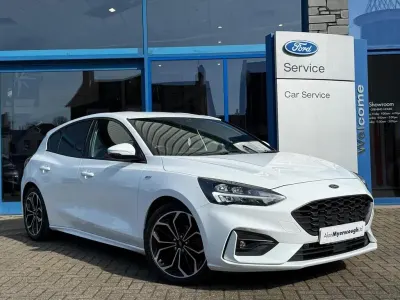 Used Ford Focus ST-Line X 2020 White Hatchback