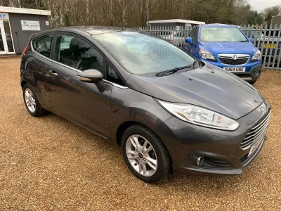 Used Ford Fiesta Zetec 82 HP (60 kW) 2017 Grey Hatchback