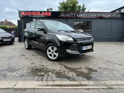 Käytetty Ford Kuga Zetec 150 HP (110 kW) 2016 Musta Katumaasturi