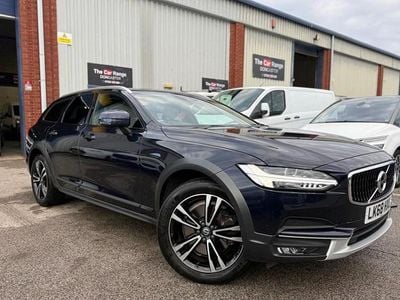 Blue Used 2018 Volvo V90 CC Pro Estate | £17,999 (Good price)