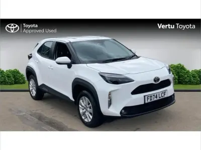Usado Toyota Yaris Cross 113 HP (83 kW) 2024 Branco SUV