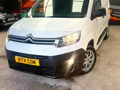 Used Citroën Berlingo 100 HP (73 kW) 2019 White MPV