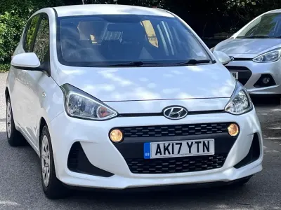 Used Hyundai i10 SE 66 HP (48 kW) 2017 White Hatchback