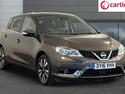 Used Nissan Pulsar N-Connecta 116 HP (85 kW) 2016 Gold Hatchback