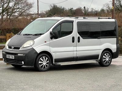 Second-hand Vauxhall Vivaro 100 CP (73 kW) 2006 Argintiu Monovolum