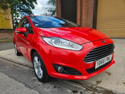 Used Ford Fiesta Zetec 82 HP (60 kW) 2016 Red Hatchback