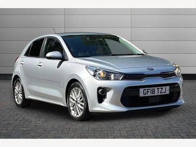 Usado Kia Rio 99 CV (72 kW) 2018 Plateado Utilitario