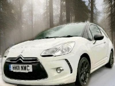 Used Citroën DS3 120 HP (88 kW) 2011 White Hatchback