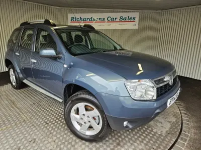 Usado Dacia Duster Lauréate 110 HP (80 kW) 2014 Cinzento SUV