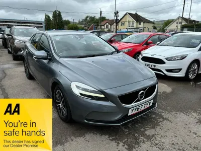 Usado Volvo V40 Momentum 120 HP (88 kW) 2017 Cinzento Citadino