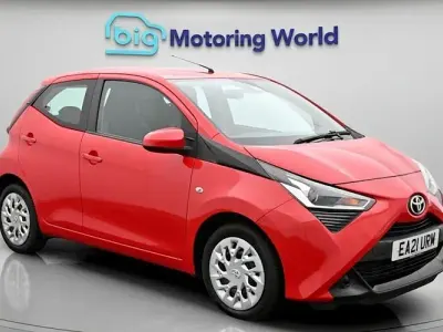 Second-hand Toyota Aygo X-play 72 CP (52 kW) 2021 Hatchback