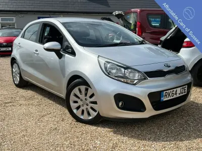 Used Kia Rio 107 HP (78 kW) 2014 Silver Hatchback