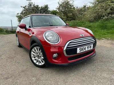 Used Mini Cooper Hatch 136 HP (100 kW) 2014 Red Hatchback