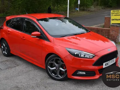 Used Ford Focus ST 185 HP (136 kW) 2017 Red Hatchback