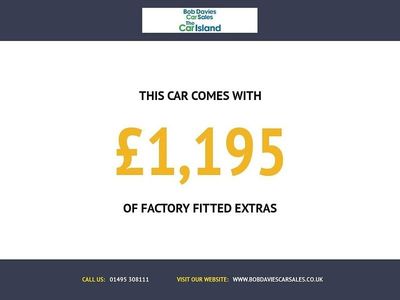 White Used 2017 Nissan Qashqai Tekna SUV | £11,200 (Fair price)