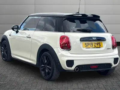 Begagnad Mini Cooper Hatch 2019 Vit Halvkombi