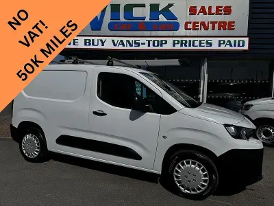 Begagnad Peugeot Partner Premium 102 HK (75 kW) 2022 Vit Minibuss