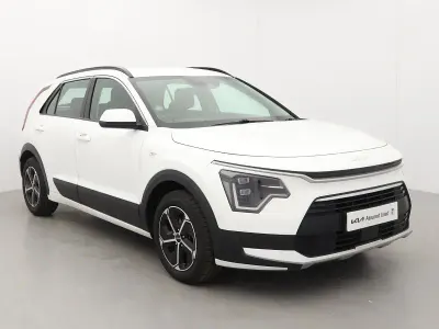 Usado Kia Niro 139 HP (102 kW) 2022 Branco SUV