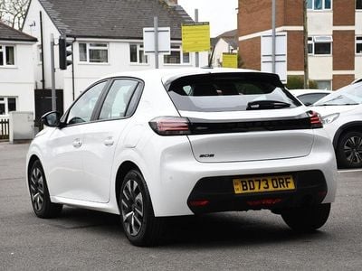 Used Peugeot 208 Active 74 HP (54 kW) 2023 White Hatchback
