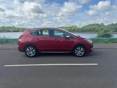 Używany Peugeot 3008 Active 2015 Czerwony Kombi
