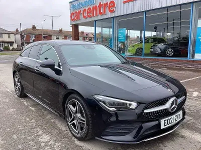 Usado Mercedes CLA180 AMG Line Premium Plus 2021 Negro Berlina