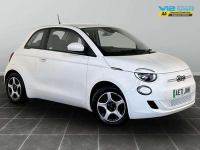 White Used 2021 Fiat 500e Passion Hatchback | £10,195 (Fair price)