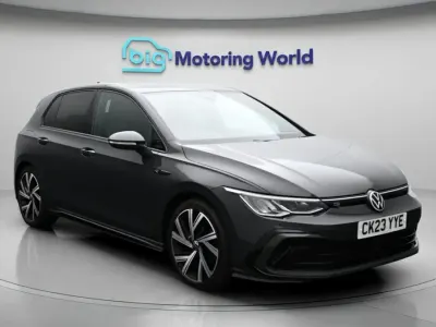 Second-hand VW Golf VIII R-line 150 CP (110 kW) 2023 Gri Hatchback