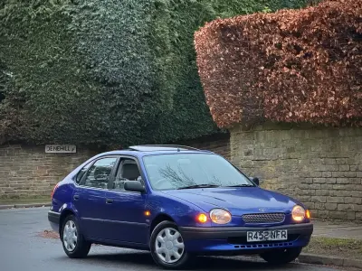 Used Toyota Corolla 72 HP (52 kW) 1997 Blue Hatchback