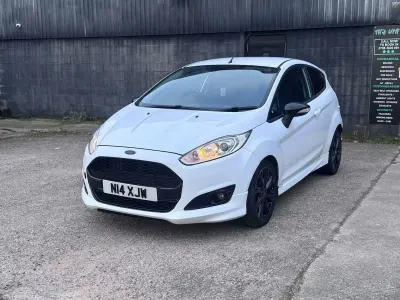 Used Ford Fiesta Zetec 125 HP (91 kW) 2014 White Hatchback