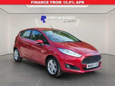 Used Ford Fiesta Zetec 82 HP (60 kW) 2016 Red Hatchback