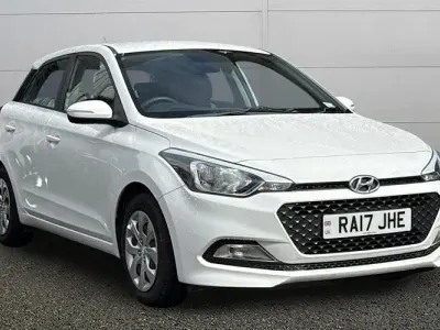 Used Hyundai i20 84 HP (61 kW) 2017 White Hatchback