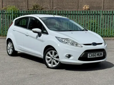 Used Ford Fiesta Zetec 70 HP (51 kW) 2011 White Hatchback