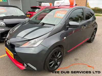 Used Toyota Aygo x-press 2018 Grey Hatchback