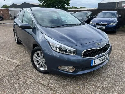 Begagnad Kia Ceed 135 HK (99 kW) 2014 Blå Halvkombi