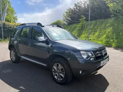 Second-hand Dacia Duster Lauréate 125 CP (91 kW) 2017 Gri SUV
