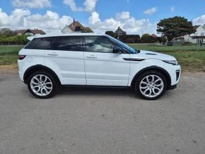 Used Land Rover Range Rover evoque HSE Dynamic 2018 Fuji white SUV