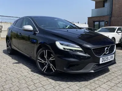 Used Volvo V40 R-Design 152 HP (111 kW) 2019 Black Hatchback