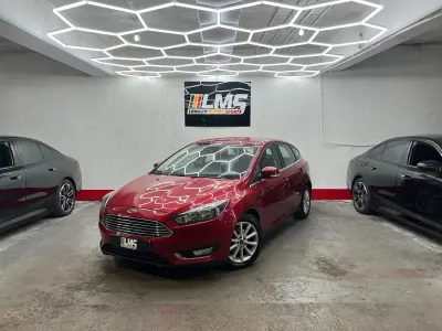 Usado Ford Focus Titanium 125 HP (91 kW) 2015 Vermelho Citadino