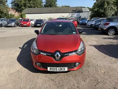 Used Renault Clio Dynamique 90 HP (66 kW) 2015 Red Hatchback