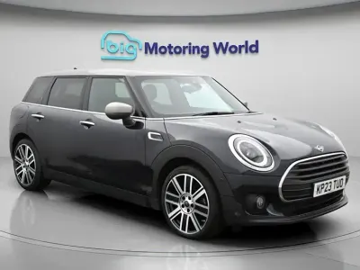 Usado Mini Cooper Clubman Exclusive 136 CV (100 kW) 2023 Negro Familiar