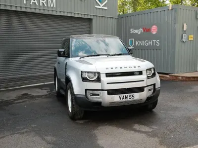Używany Land Rover Defender S 250 KM (183 kW) 2023 Srebrny SUV