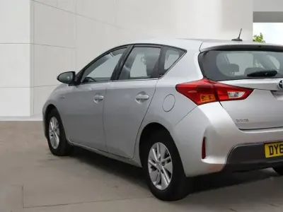 Used Toyota Auris Hybrid